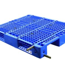 Roto molded pallet (2)