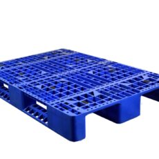 Roto molded pallet (3)